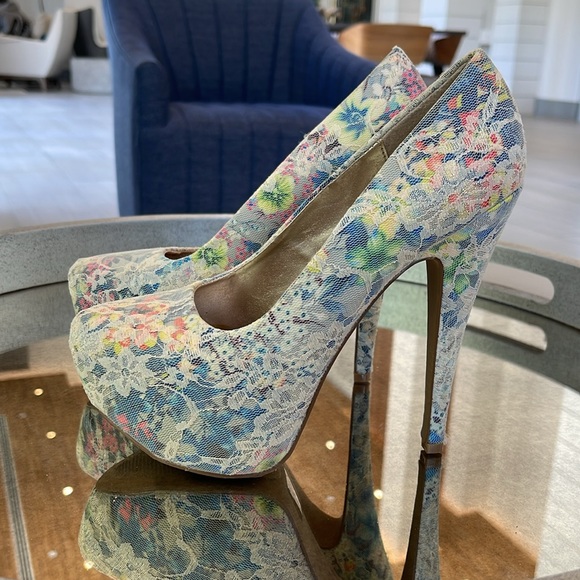 Nude Floral Lace Pump Heels Size 7 - Picture 6 of 8